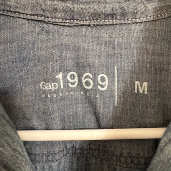 Gap 1969 Chambray Button-Down Blouse - Medium - Picture 4 of 13